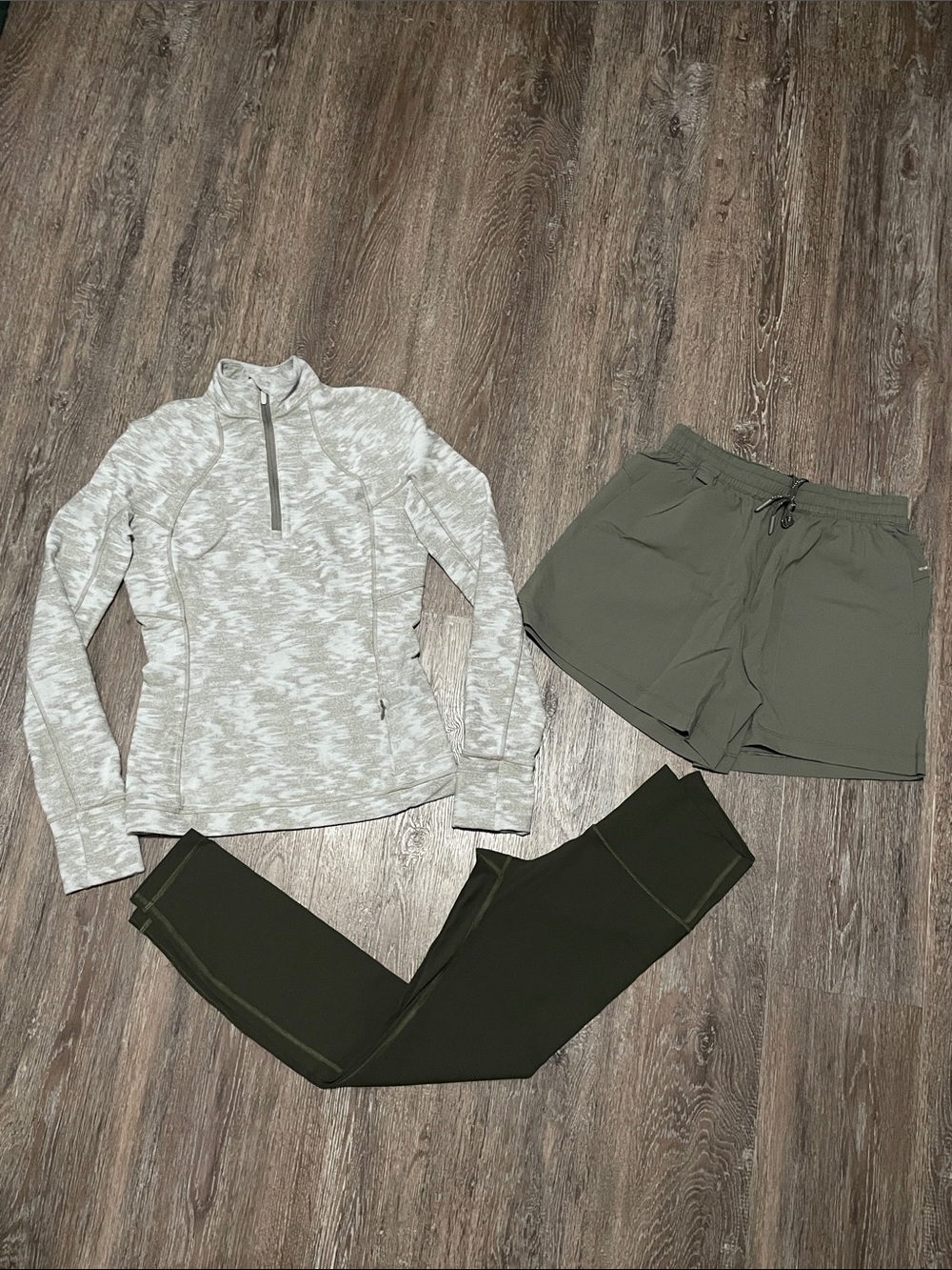 EUC Lululemon Matching Green Bundle. Size 4